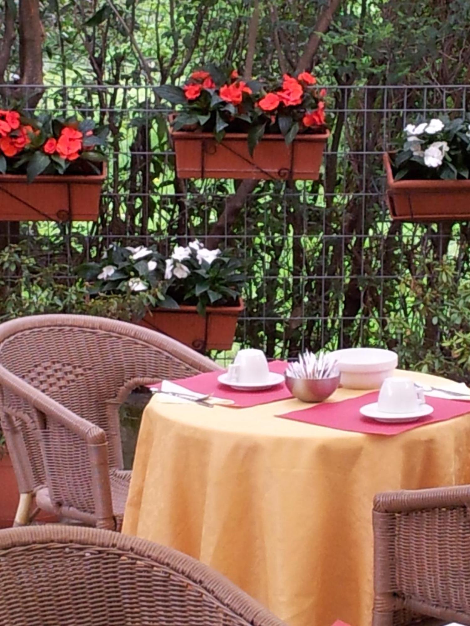 מסטרה Hotel Regit מראה חיצוני תמונה