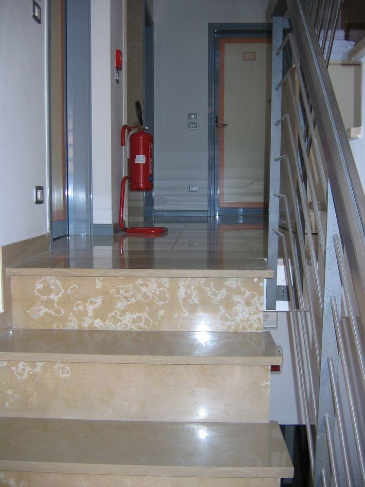 מסטרה Hotel Regit מראה חיצוני תמונה