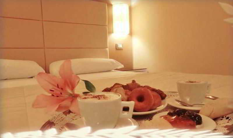 מסטרה Hotel Regit מראה חיצוני תמונה