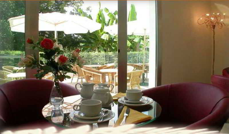 מסטרה Hotel Regit מראה חיצוני תמונה