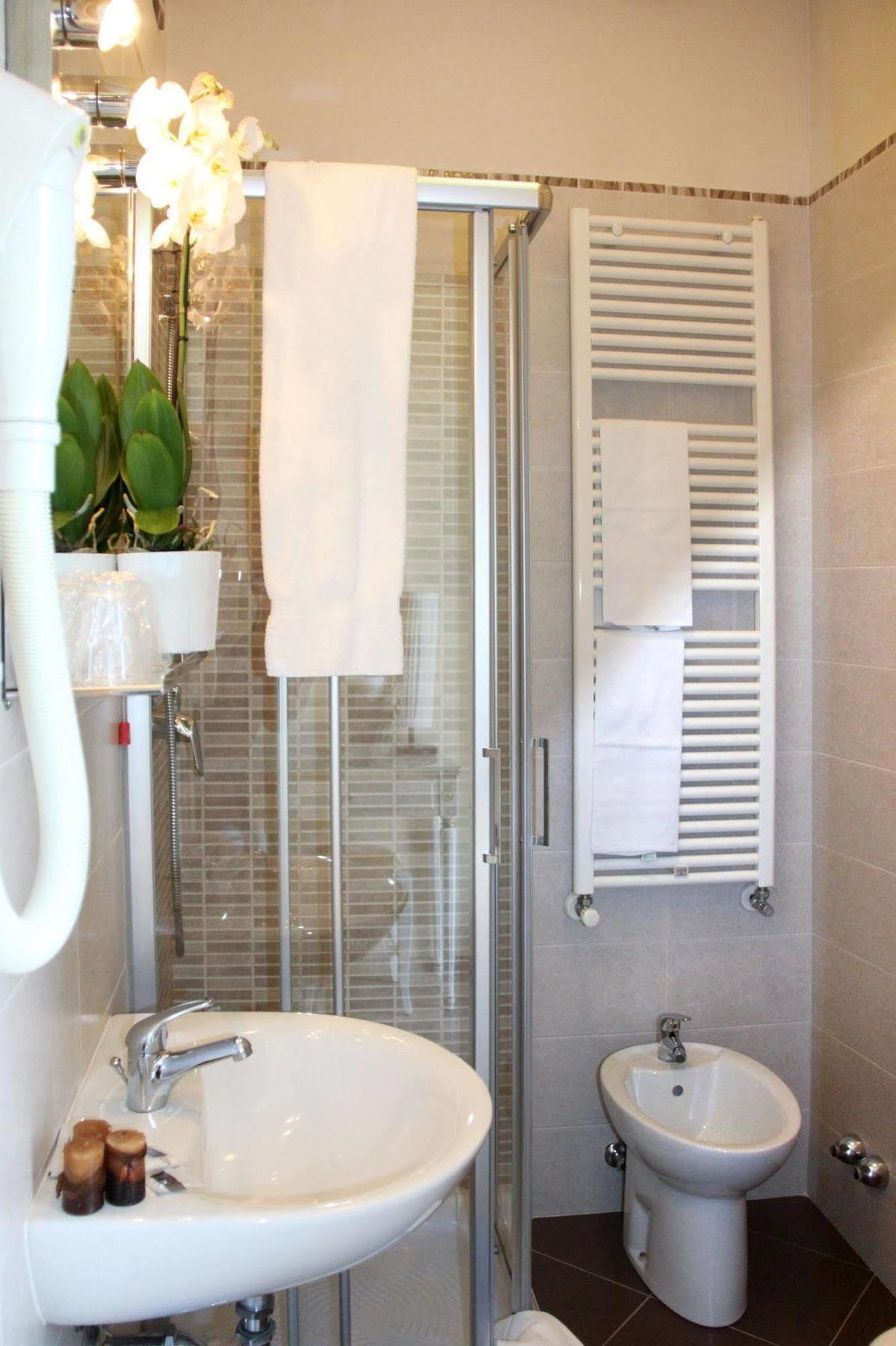 מסטרה Hotel Regit מראה חיצוני תמונה